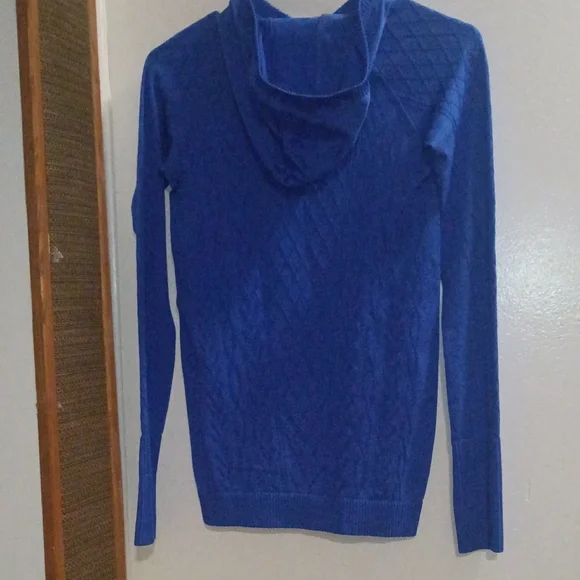 lululemon athletica Vibrant Blue Hooded Blouse - Picture 6 of 6